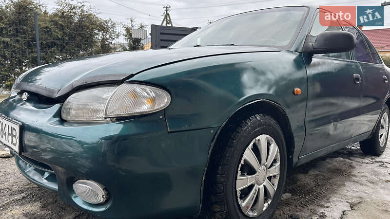 Седан Hyundai Accent 1997 в Львове