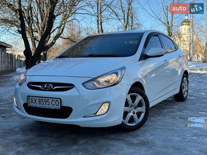 Hyundai Accent 2012