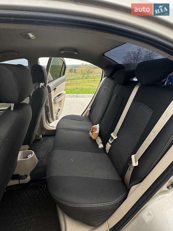 Седан Hyundai Accent 2010 в Шумске фото 10 Седан Hyundai Accent 2010 в Шумске