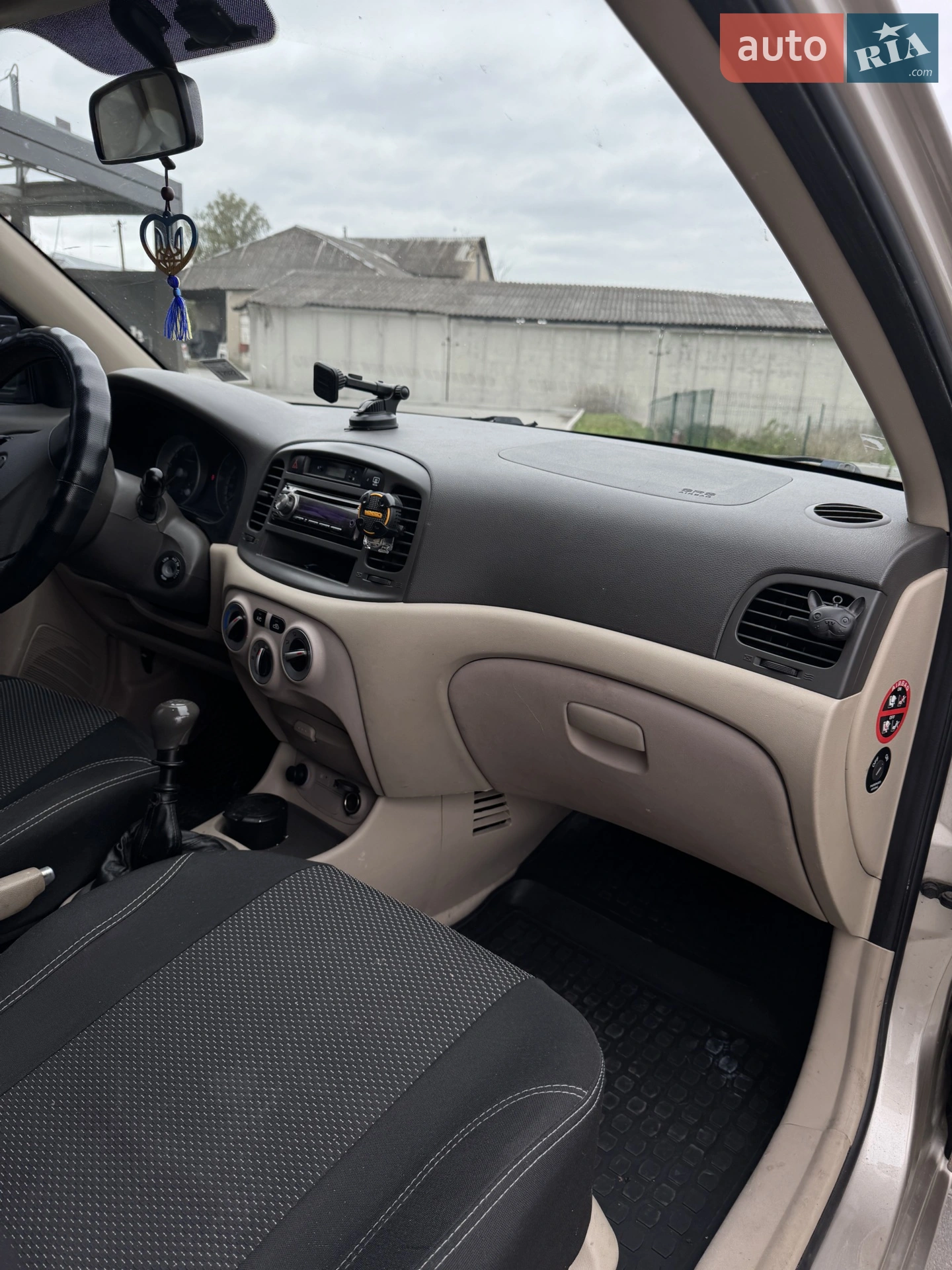 2010 Hyundai Accent - мініатюра 11