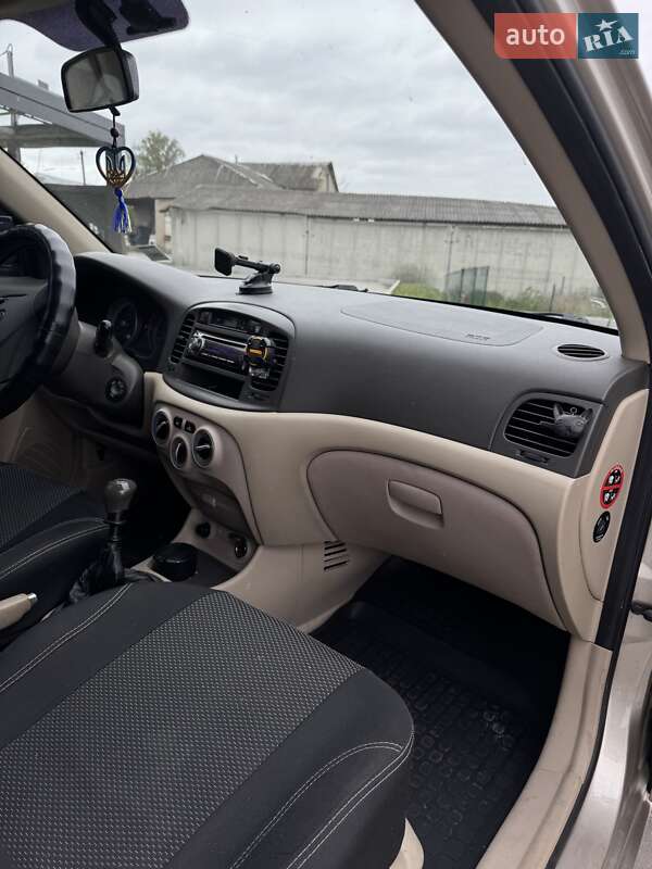 Седан Hyundai Accent 2010 в Шумске фото 11 Седан Hyundai Accent 2010 в Шумске