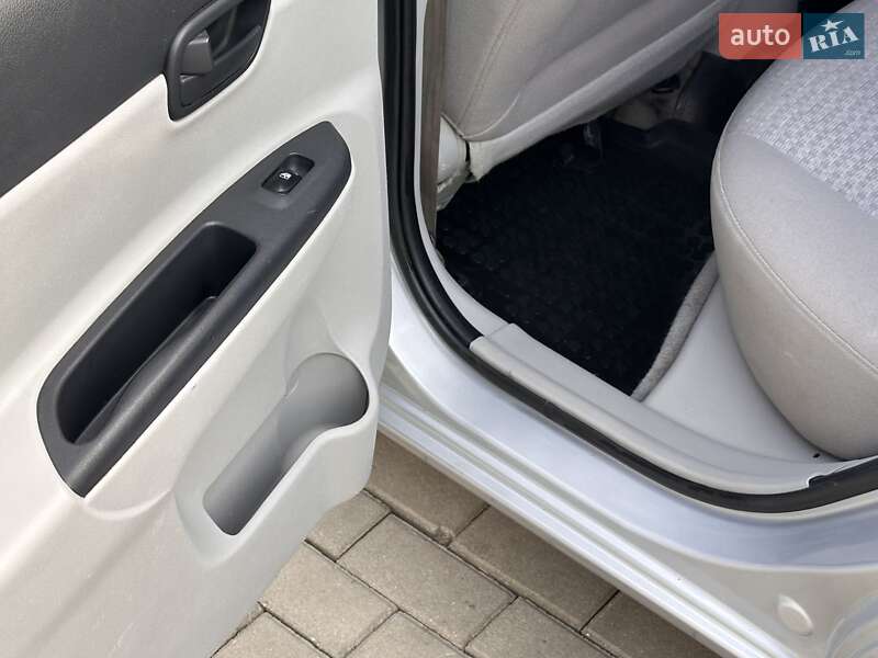 Седан Hyundai Accent 2008 в Мукачево фото 16 Седан Hyundai Accent 2008 в Мукачево