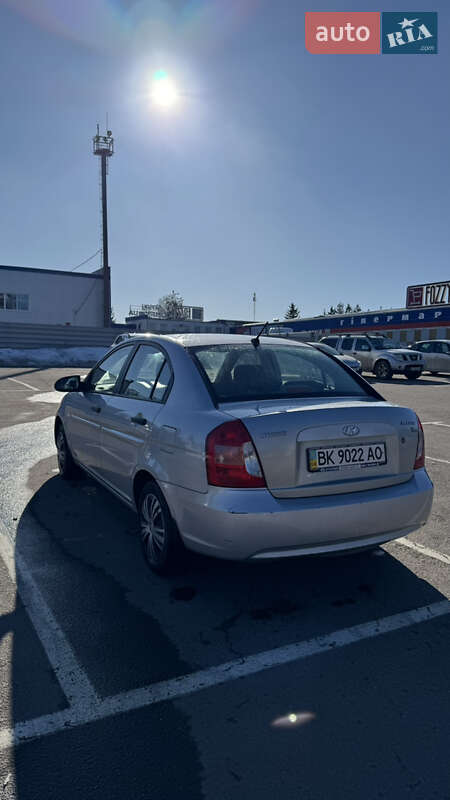 Седан Hyundai Accent 2008 в Ровно