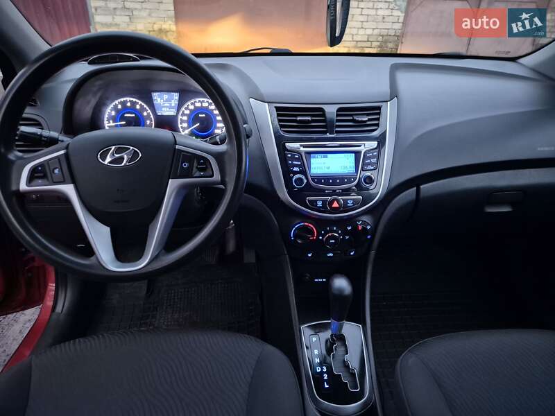 Седан Hyundai Accent 2012 в Днепре