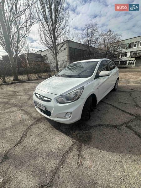 Седан Hyundai Accent 2011 в Днепре