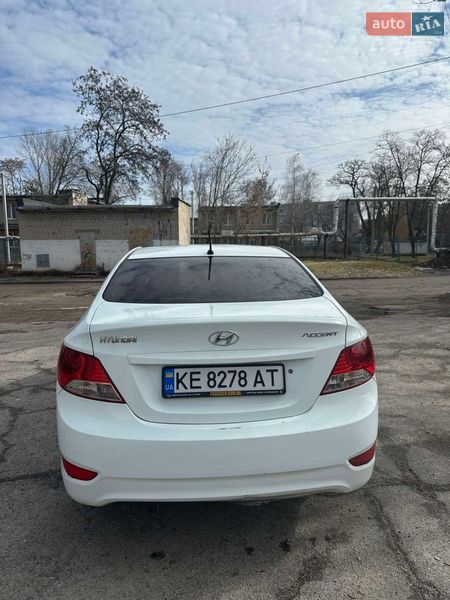 Седан Hyundai Accent 2011 в Днепре
