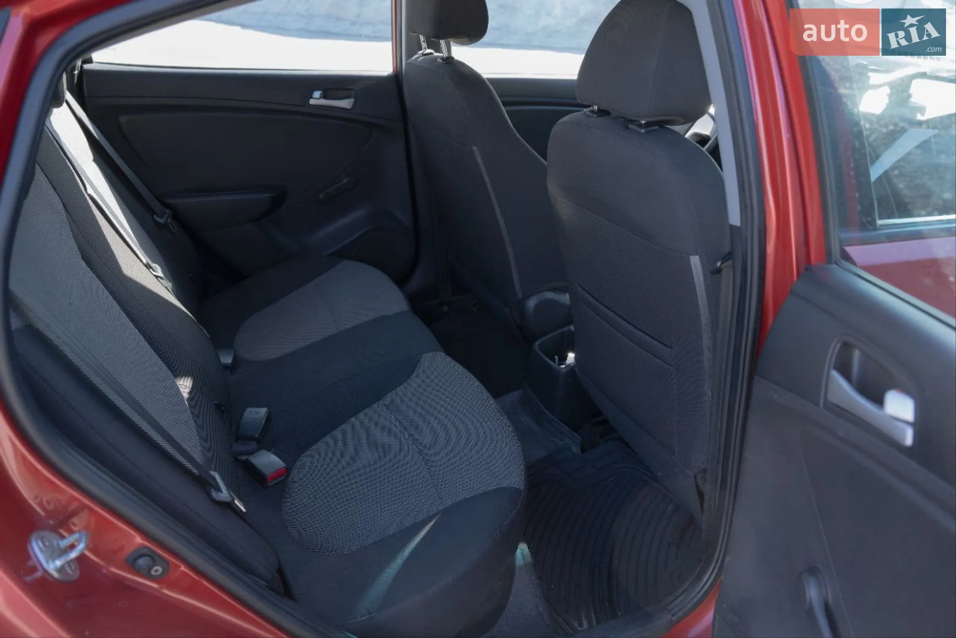 2011 Hyundai Accent - мініатюра 11