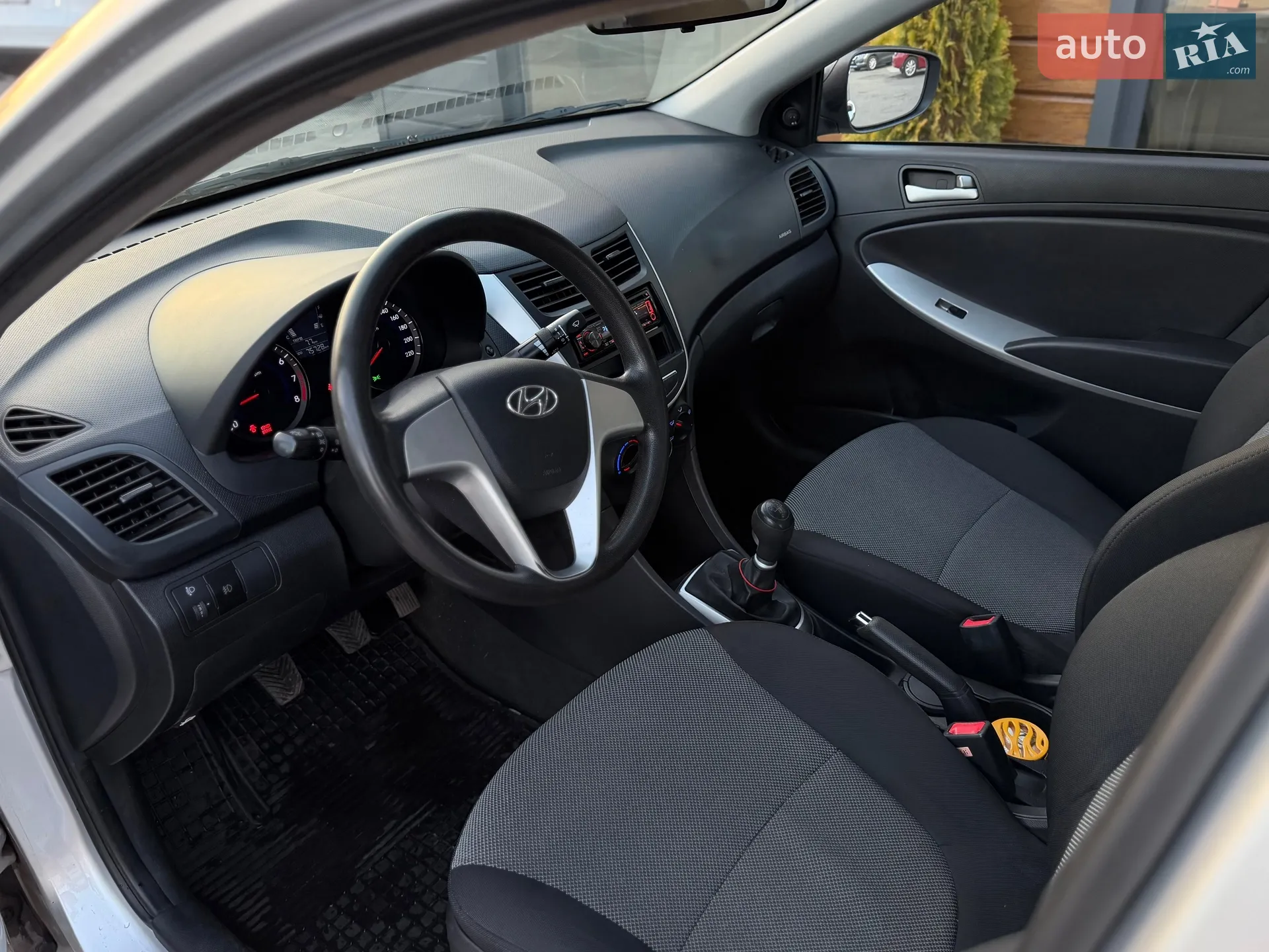 2011 Hyundai Accent - мініатюра 23