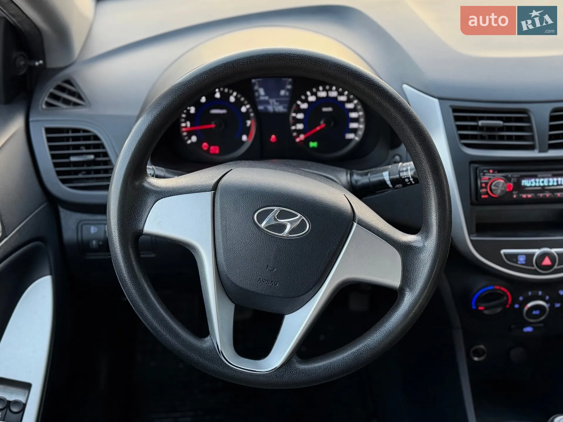 2011 Hyundai Accent - мініатюра 27