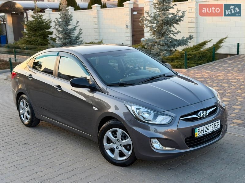 Hyundai Accent 2013