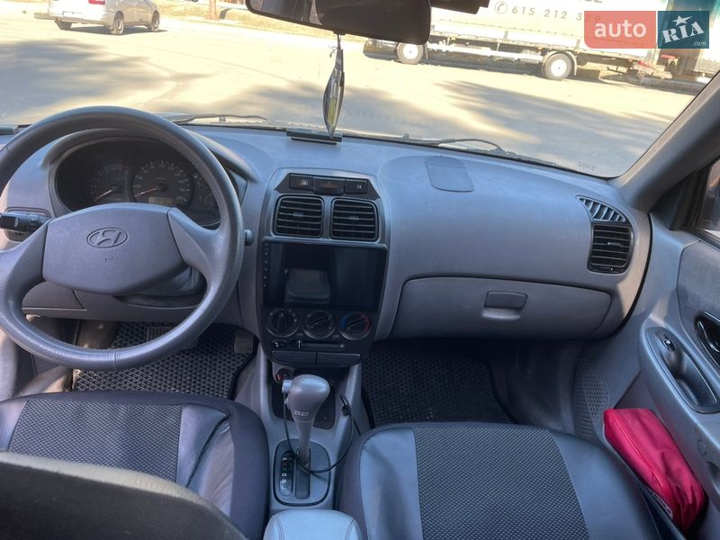 Седан Hyundai Accent 2003 в Ирпене