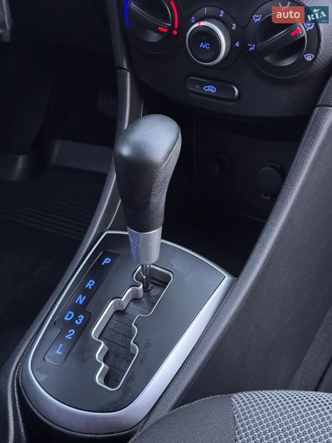 2012 Hyundai Accent - мініатюра 20