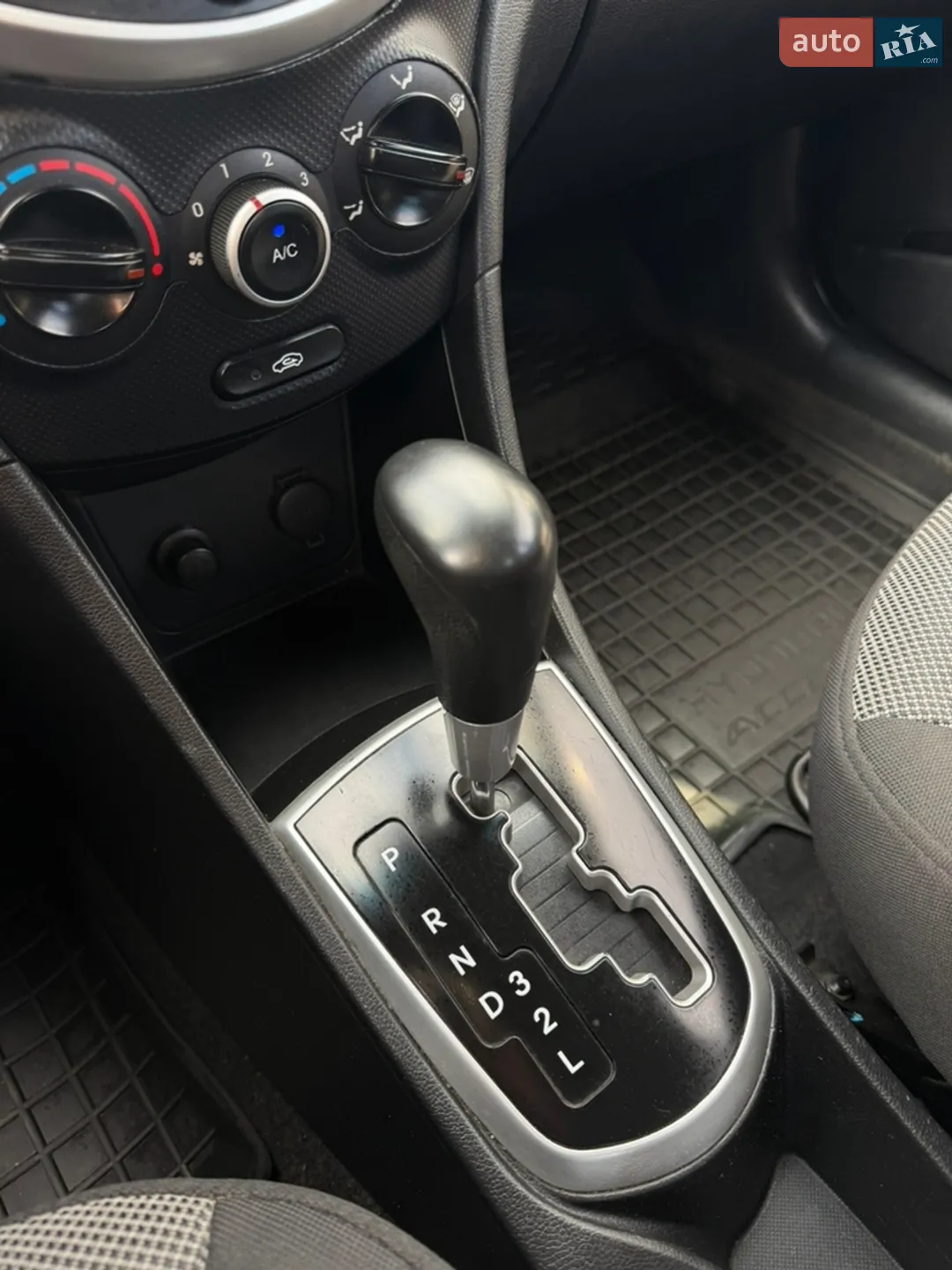 2011 Hyundai Accent - мініатюра 25
