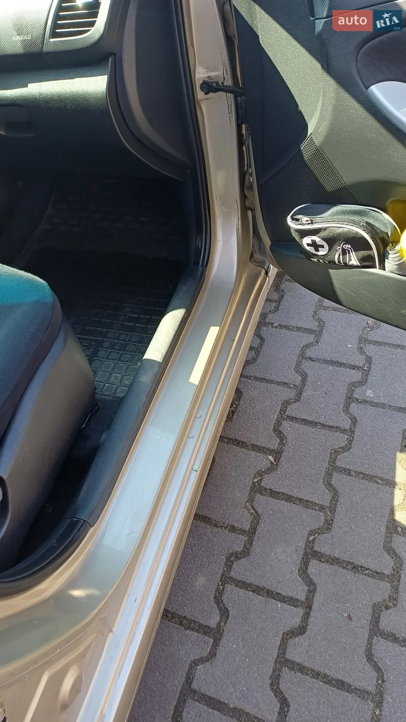 2012 Hyundai Accent - мініатюра 21
