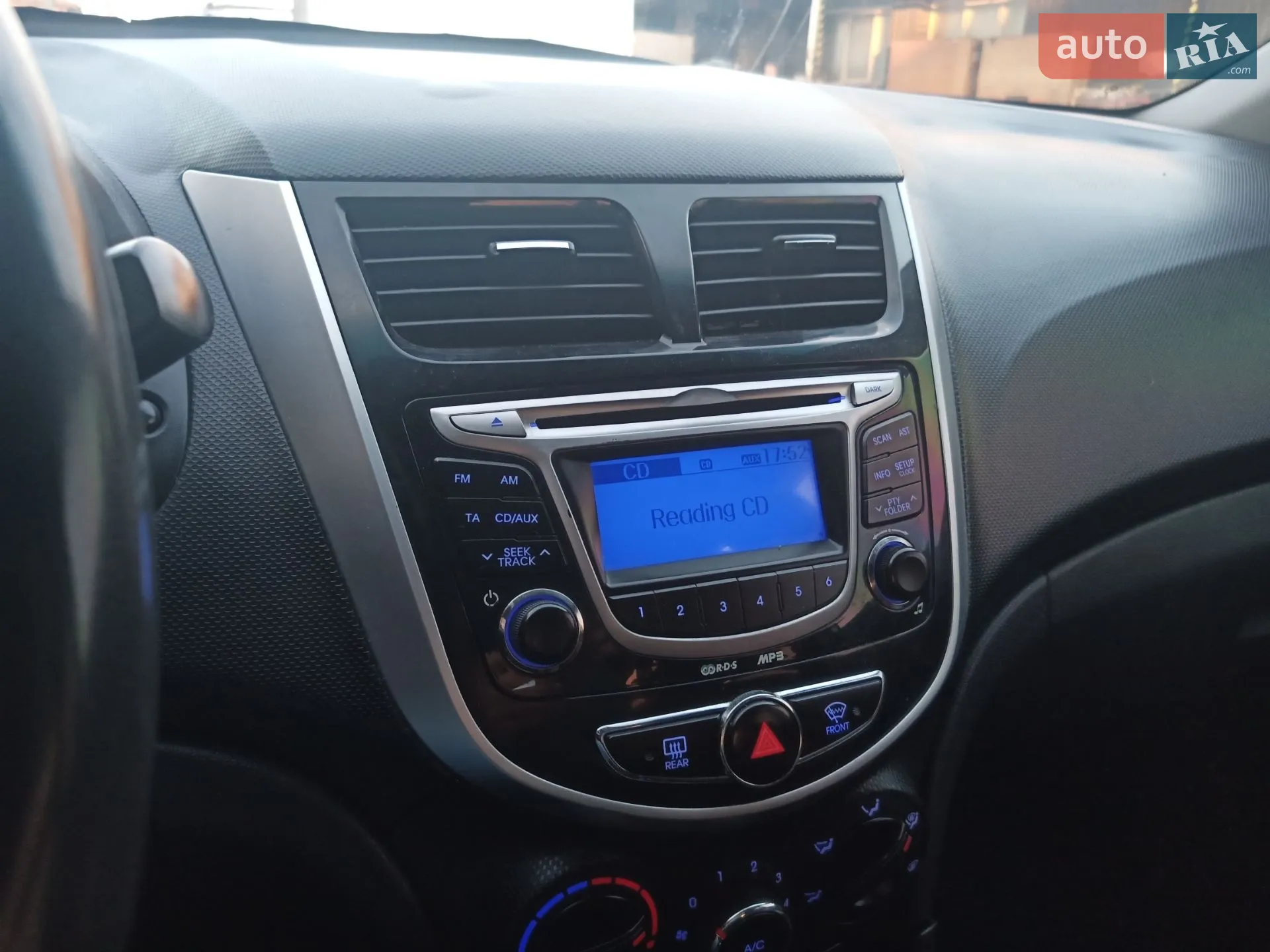 2012 Hyundai Accent - мініатюра 13