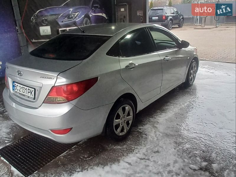 Седан Hyundai Accent 2011 в Шептицькому