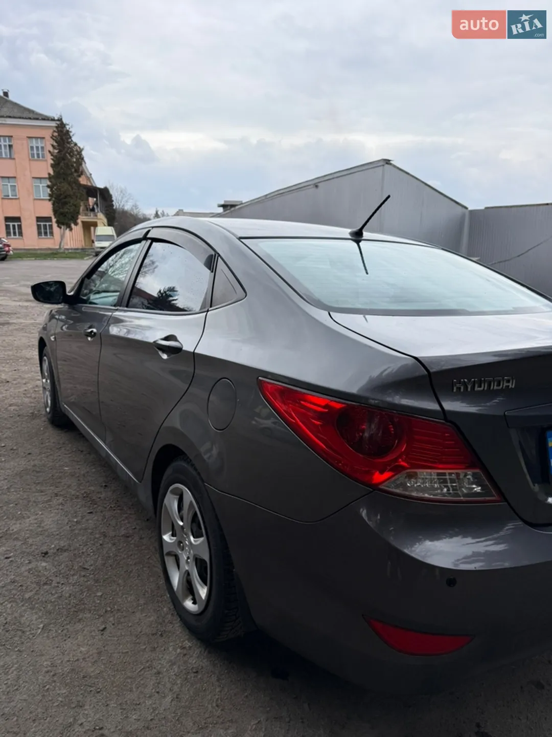 2011 Hyundai Accent - мініатюра 11