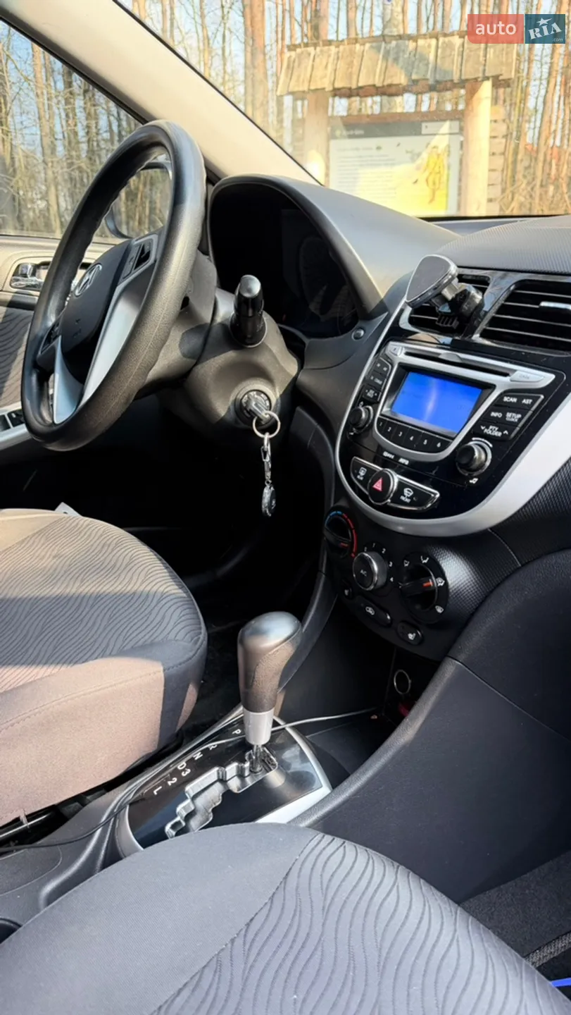 2011 Hyundai Accent - мініатюра 16