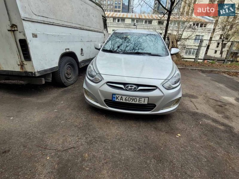 Хетчбек Hyundai Accent 2013 в Києві