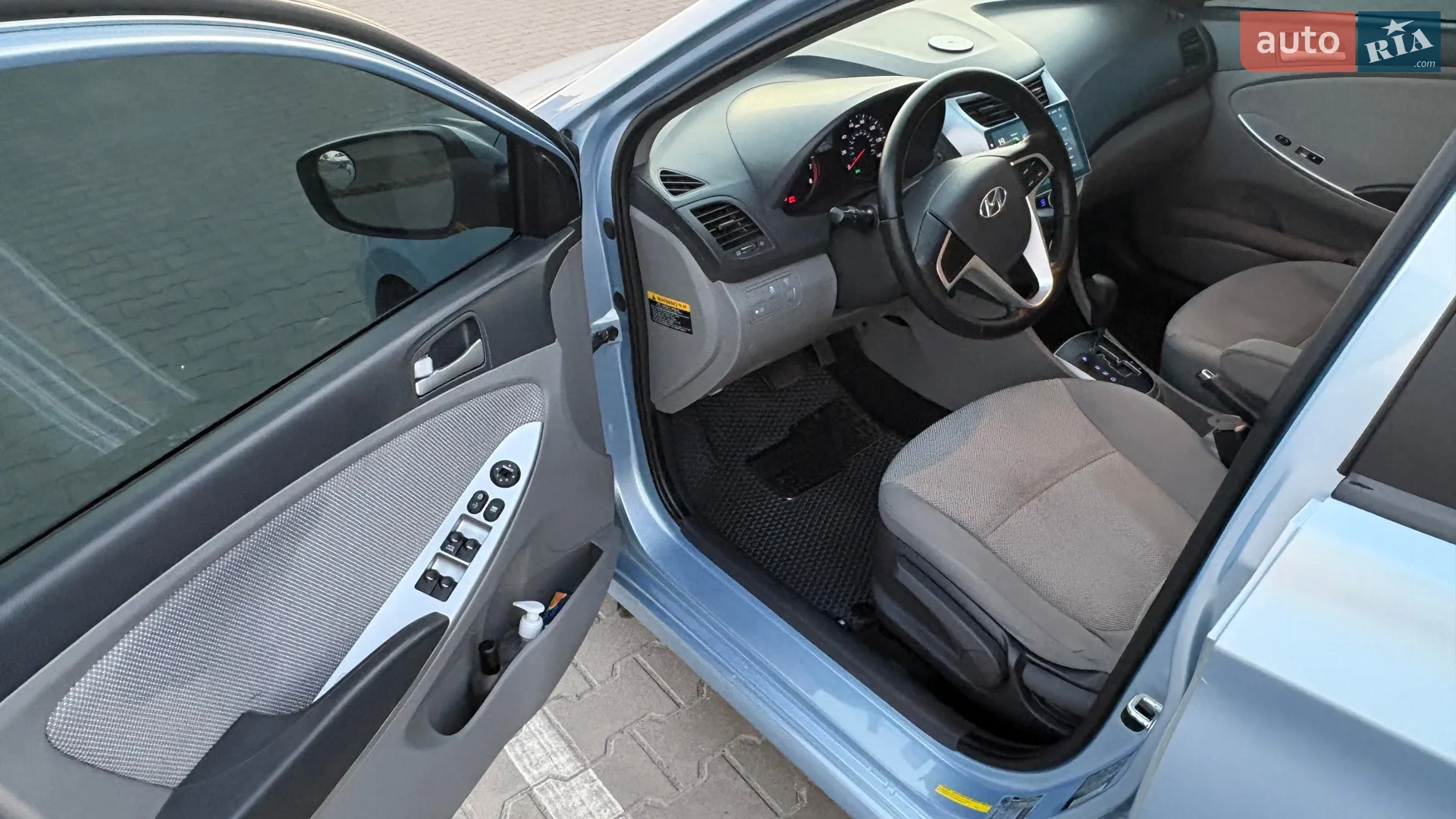 2012 Hyundai Accent - мініатюра 16