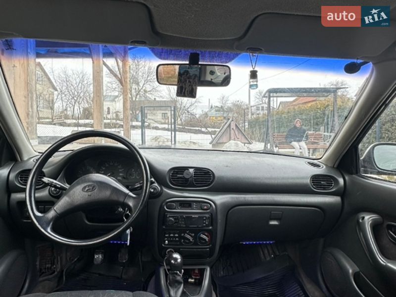 Седан Hyundai Accent 1997 в Львове