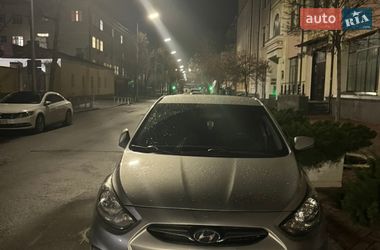 Седан Hyundai Accent 2011 в Киеве