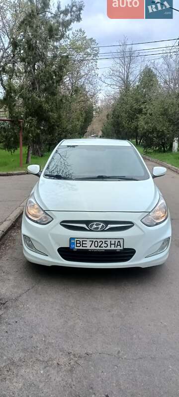 Hyundai Accent 2013