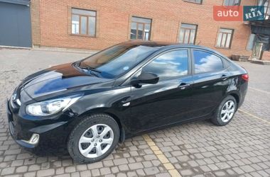 Седан Hyundai Accent 2011 в Теофиполе