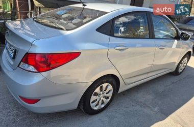 Седан Hyundai Accent 2015 в Ворзеле