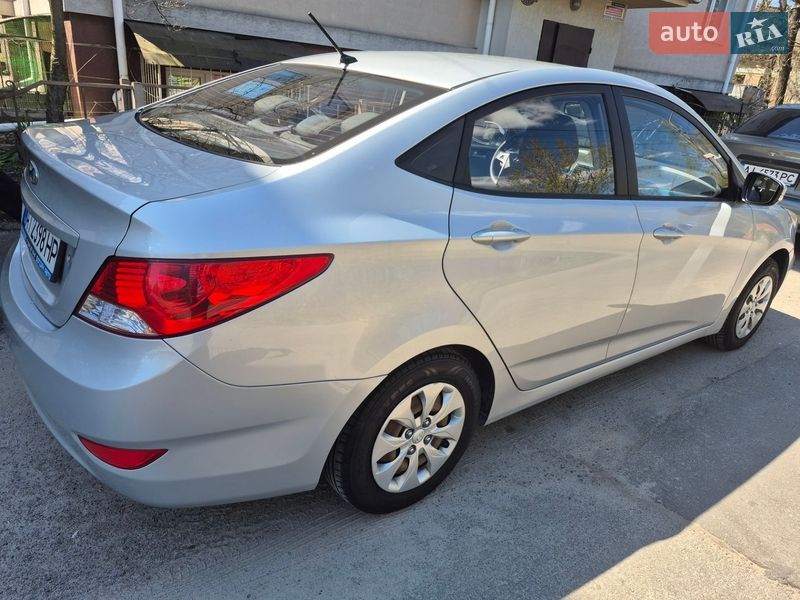 Hyundai Accent 2015