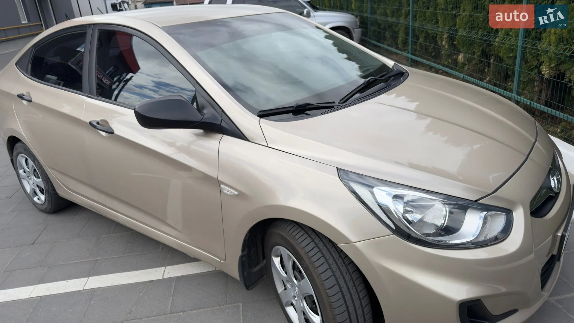 2011 Hyundai Accent - мініатюра 3