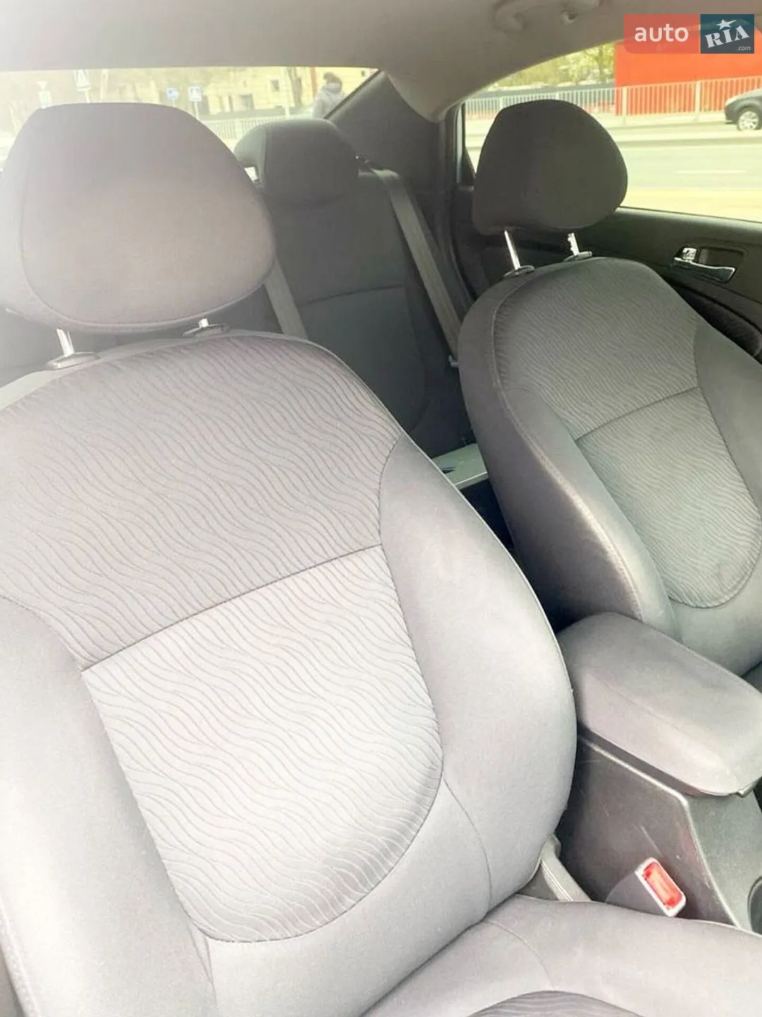 2012 Hyundai Accent - мініатюра 11