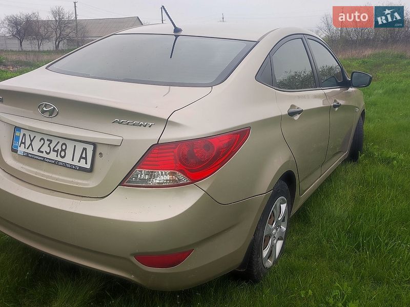 Hyundai Accent 2012