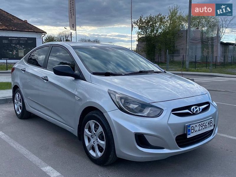 Hyundai Accent 2013