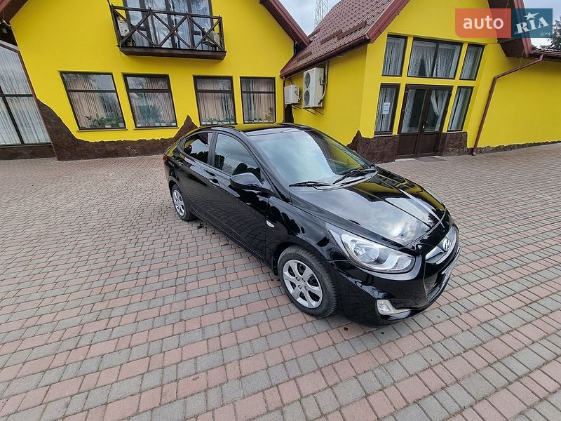 Hyundai Accent 2013