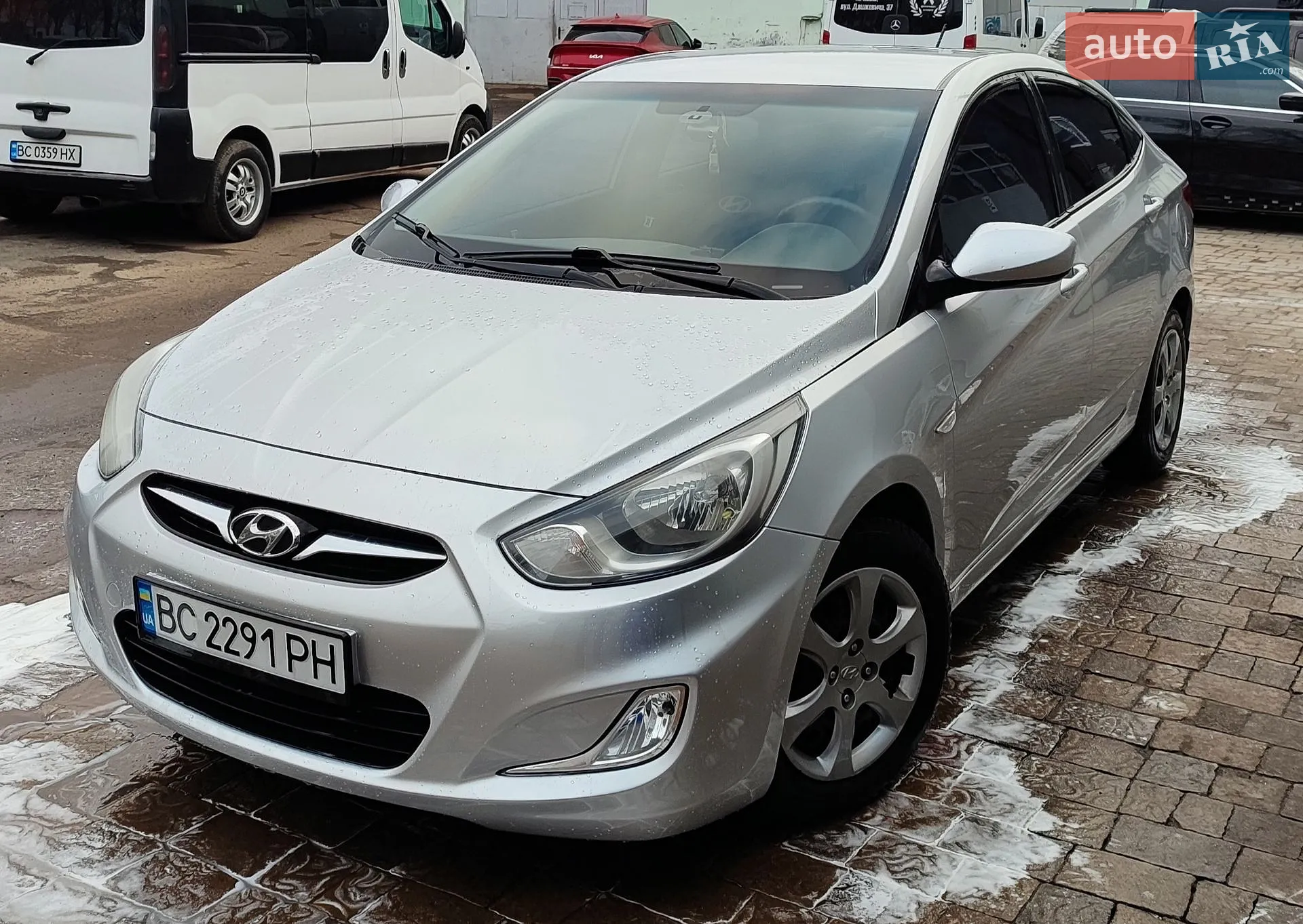 2011 Hyundai Accent - мініатюра 2
