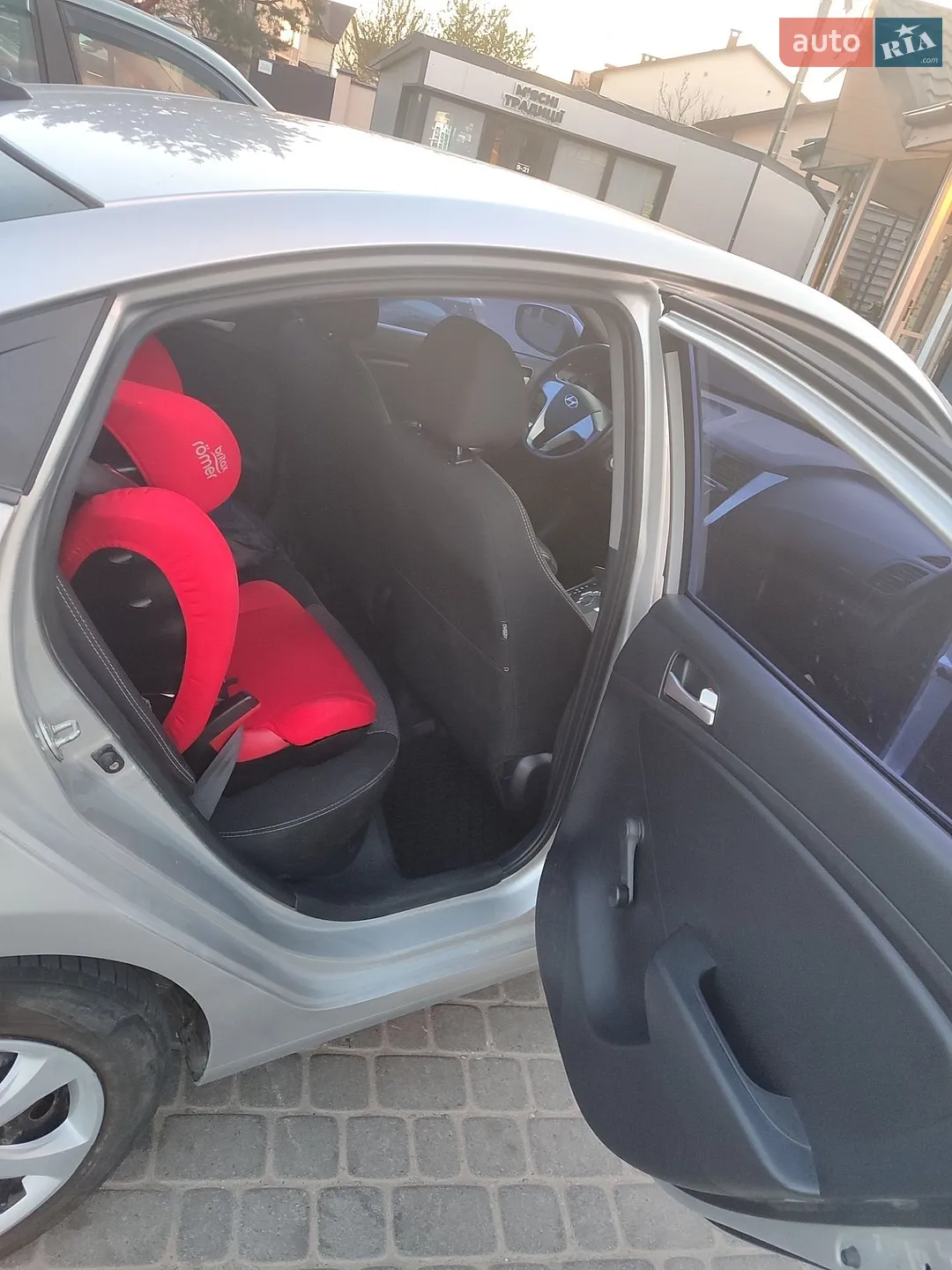 2011 Hyundai Accent - мініатюра 20