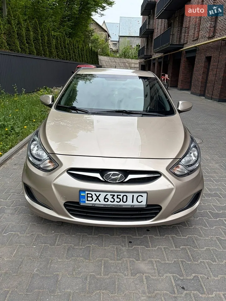 2012 Hyundai Accent - мініатюра 16