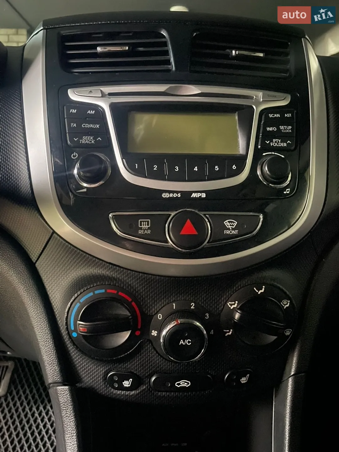 2012 Hyundai Accent - мініатюра 23