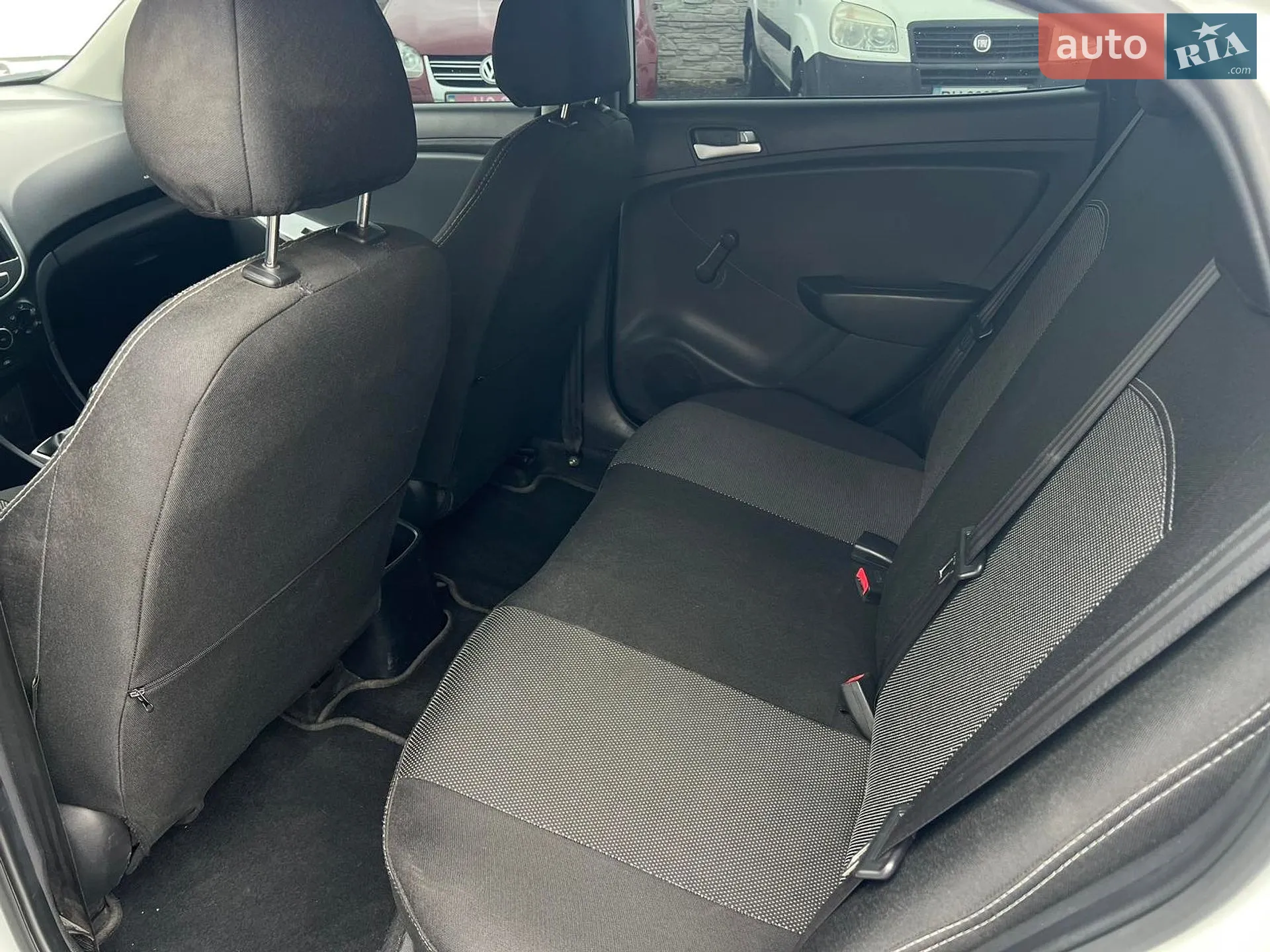 2011 Hyundai Accent - мініатюра 16