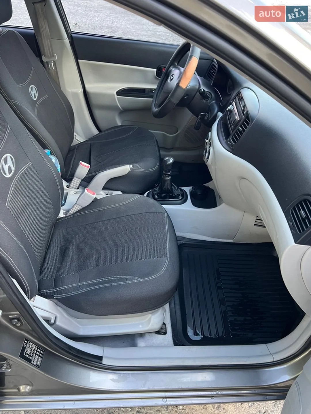 2010 Hyundai Accent - мініатюра 19