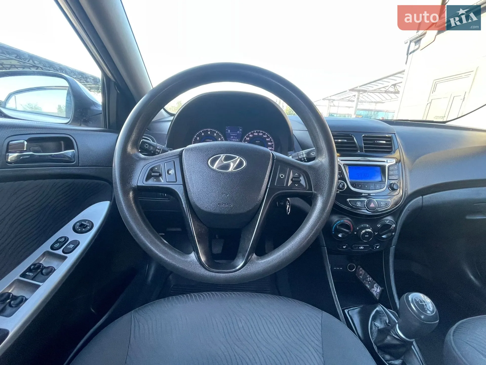 2013 Hyundai Accent - мініатюра 17