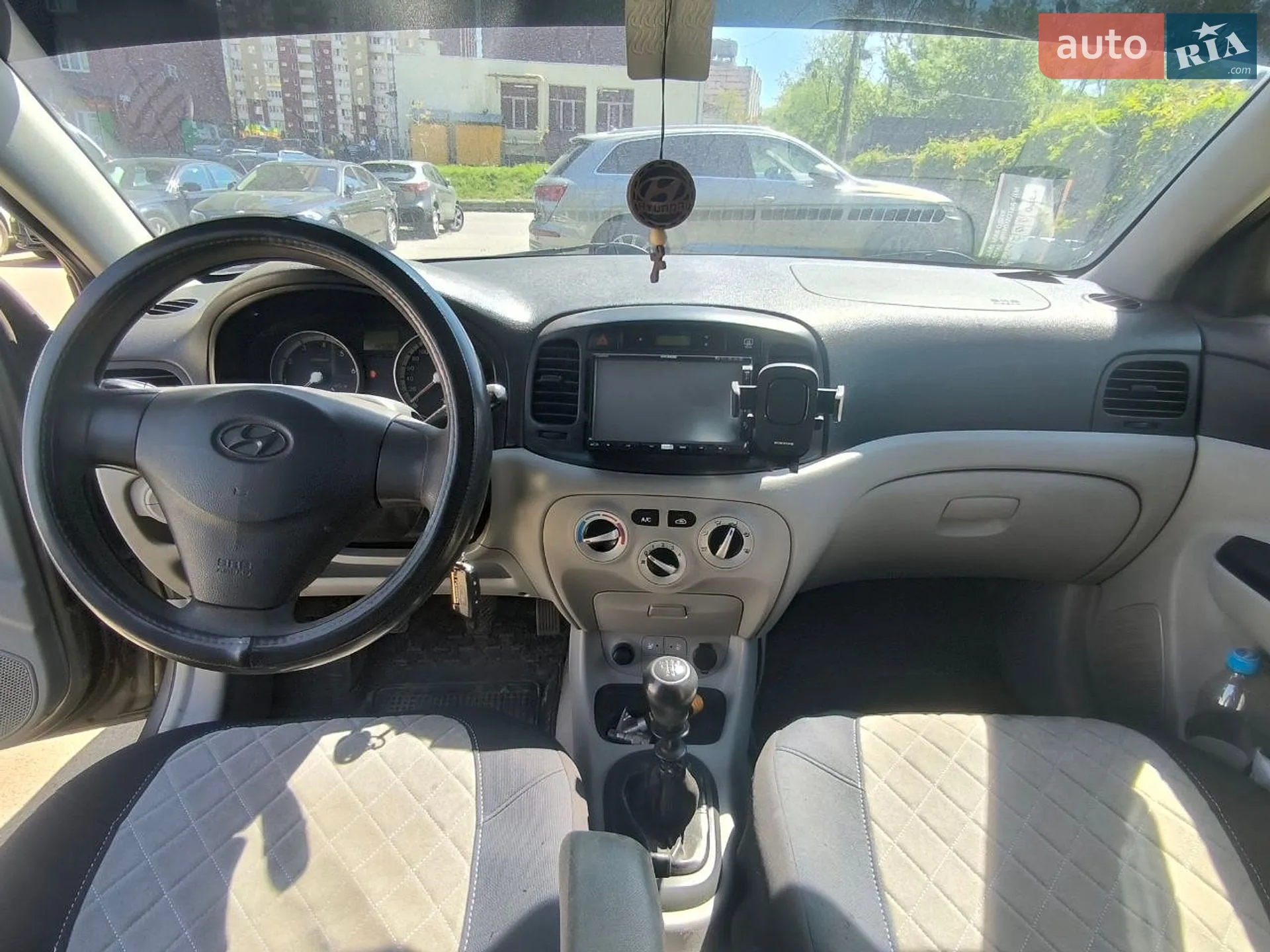 2010 Hyundai Accent - мініатюра 10
