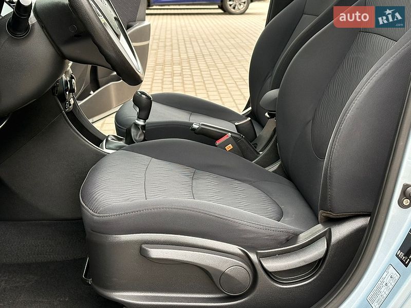 Седан Hyundai Accent 2011 в Житомире фото 38 Седан Hyundai Accent 2011 в Житомире