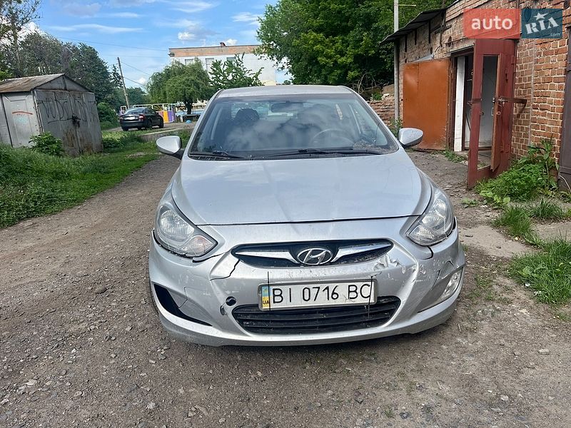 Hyundai Accent 2012