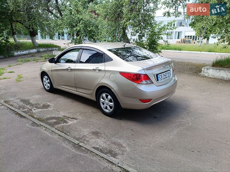 Седан Hyundai Accent 2011 в Чернигове