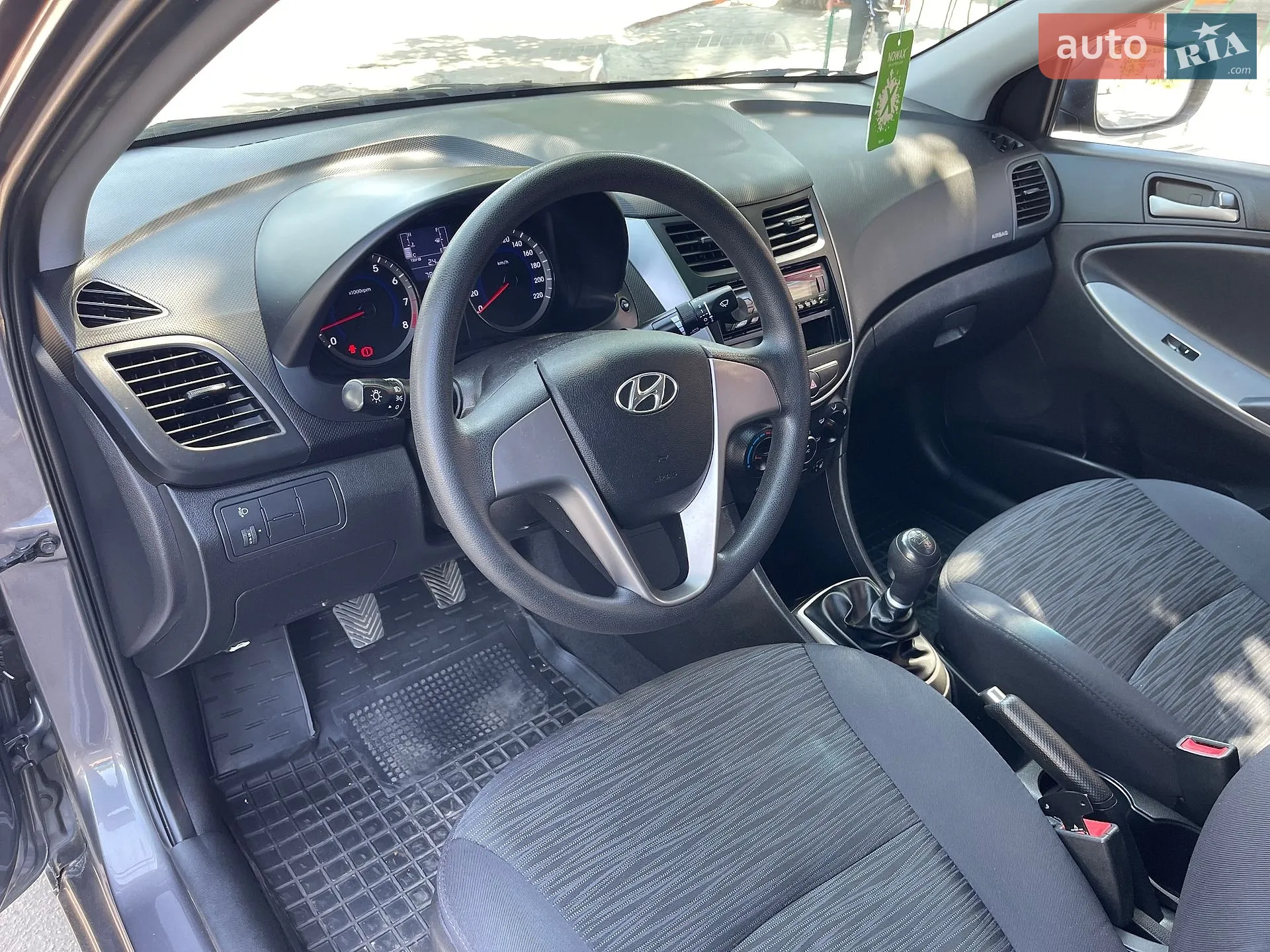 2016 Hyundai Accent - мініатюра 13