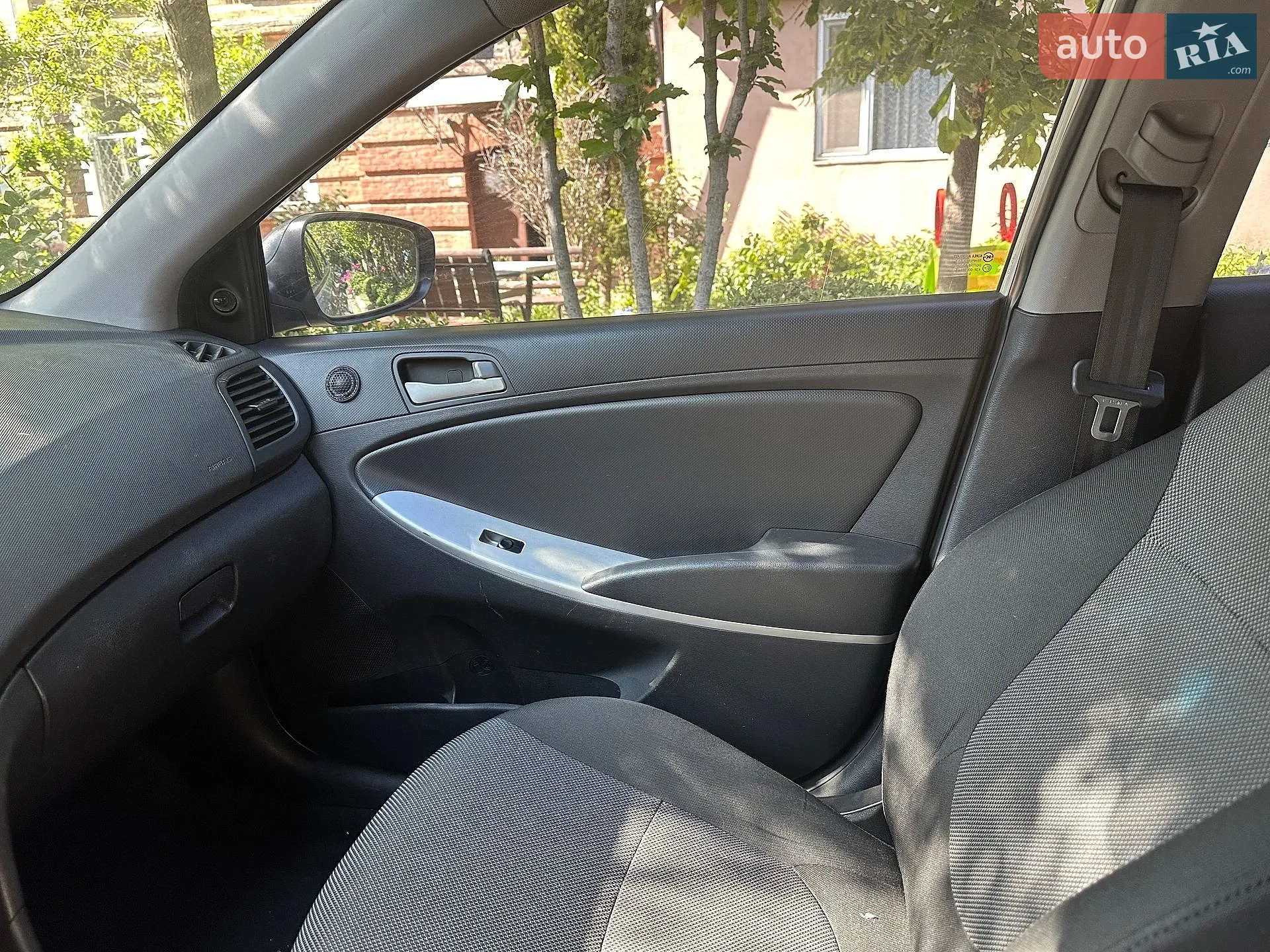 2011 Hyundai Accent - мініатюра 9