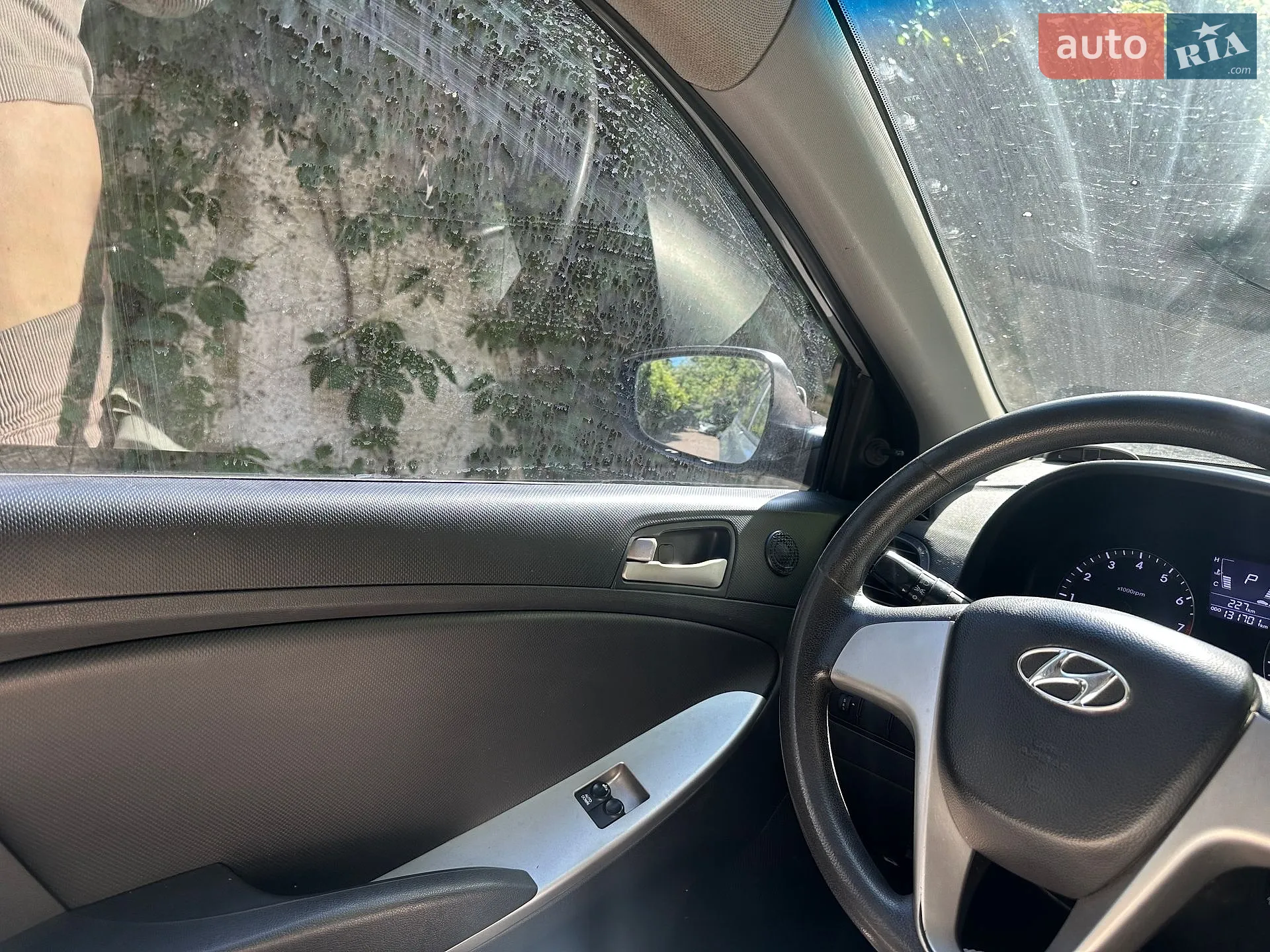 2011 Hyundai Accent - мініатюра 11