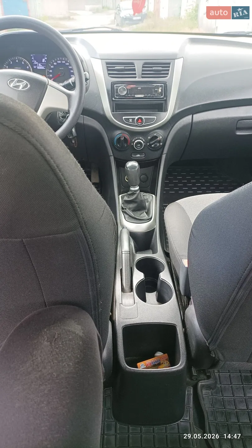 2012 Hyundai Accent - мініатюра 9